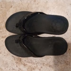 Vionic sandles